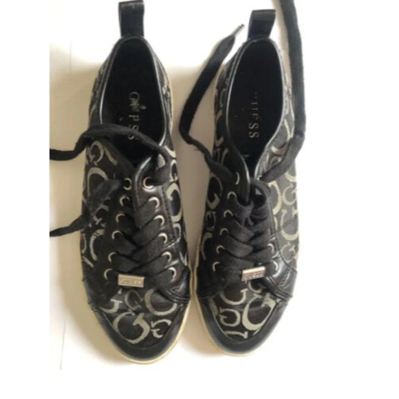 Guess Womens Signature Logo Printed Low Top Sneakers 7M Black - Picture 1 of 4